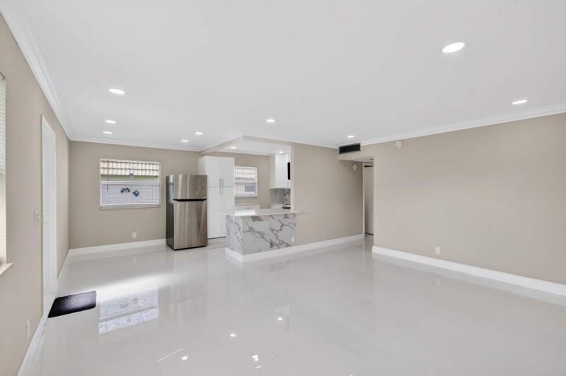 2 bedroom Condominium at 429 Flanders I, Kings Point, Delray Beach — photo 2