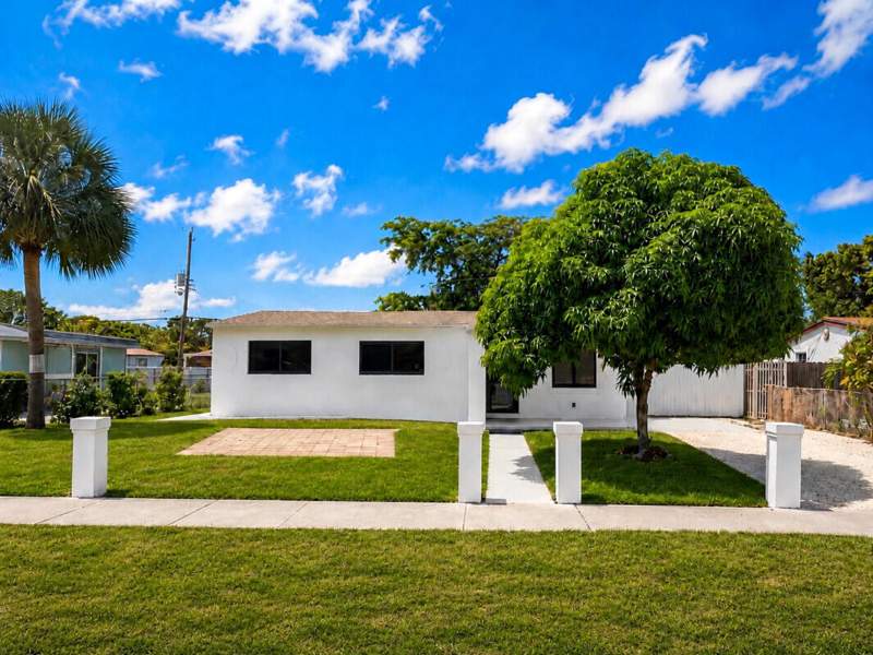 3 bedroom Single Family Residence at 235 SW 21st Way, Woodland Park Amd Plat, Fort Lauderdale — photo 4