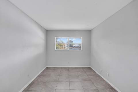 4050 NE 12th Terrace #38, Oakland Park FL - photo 6 of 12