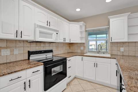 2734 NE 27th Court #17, Lighthouse Point FL - photo 24 of 52