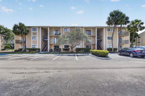 300 Palm Circle #106, Pembroke Pines FL - photo 23 of 24