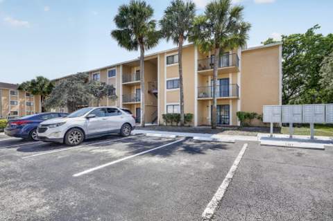 300 Palm Circle #106, Pembroke Pines FL - photo 24 of 24