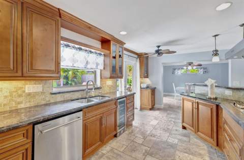 925 NE 25th Avenue, Pompano Beach FL - photo 13 of 45