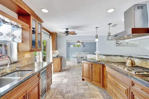 925 NE 25th Avenue, Pompano Beach FL - photo 14 of 45