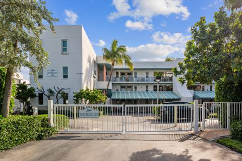 140 Inlet Way #312, Palm Beach Shores FL - photo 8 of 33