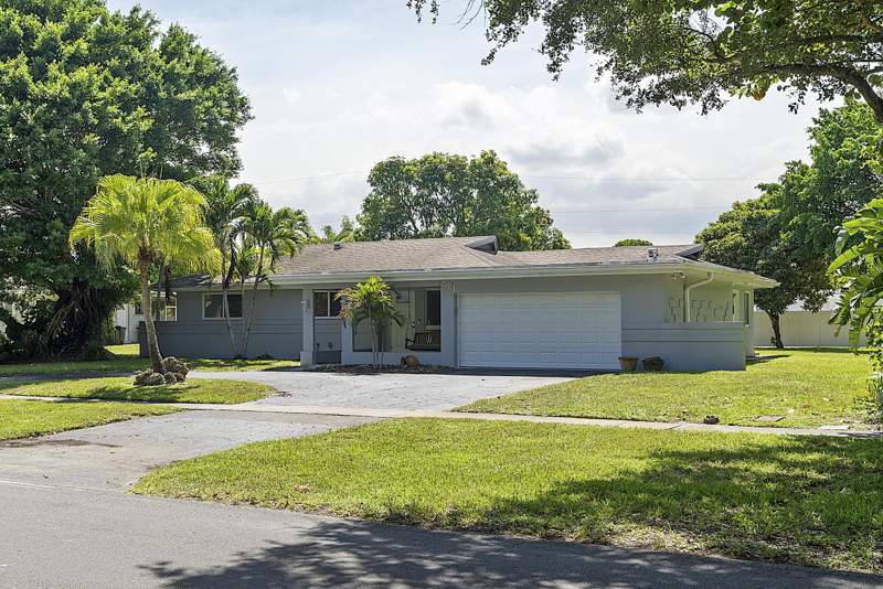 3 bedroom Single Family Residence at 521 SW 59th Avenue, Plantation Park 4th Add, Plantation — photo 3