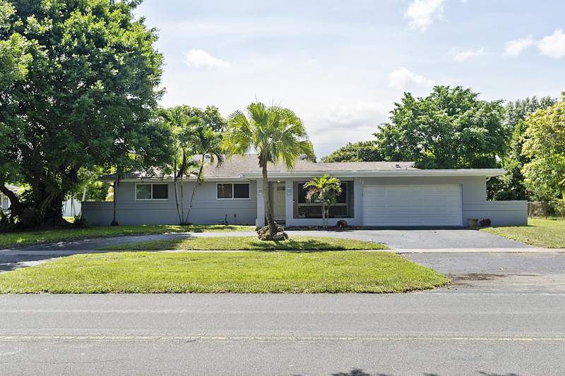 3 bedroom Single Family Residence at 521 SW 59th Avenue, Plantation Park 4th Add, Plantation — photo 2