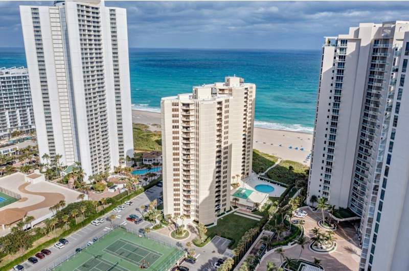 2 bedroom Condominium at 2800 N Ocean Drive #A5b, Phoenix Towers Condo No 1, Riviera Beach — photo 2