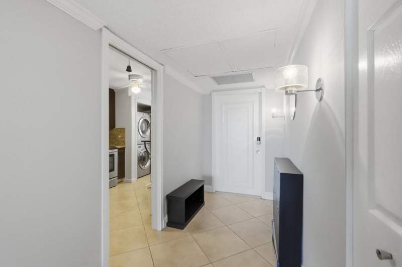 2 bedroom Condominium at 3001 S Palm Aire Drive #206, No 4 Palm-Aire Country Club, Pompano Beach — photo 3