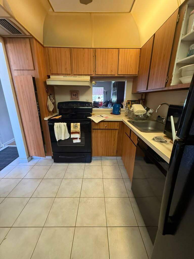 1 bedroom Condominium at 3210 Holiday Springs Boulevard #2-103, Holiday Springs Village 1 Condo, Margate — photo 5