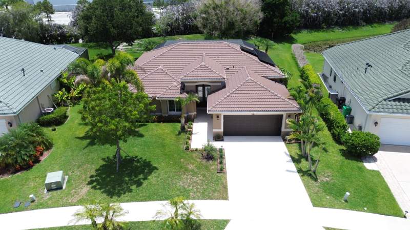 3 bedroom Single Family Residence at 421 SW Crabapple Cove, Heatherwood Phase 2, Port St. Lucie — photo 3