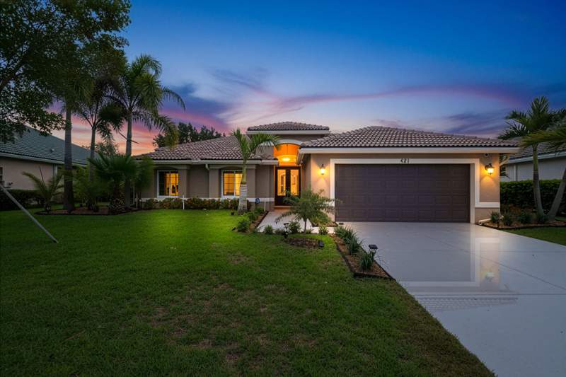 3 bedroom Single Family Residence at 421 SW Crabapple Cove, Heatherwood Phase 2, Port St. Lucie — photo 2