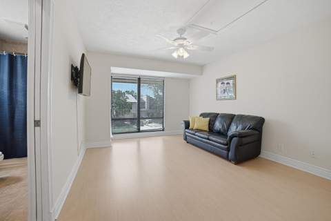 6024 Glendale Drive, Boca Raton FL - photo 18 of 36