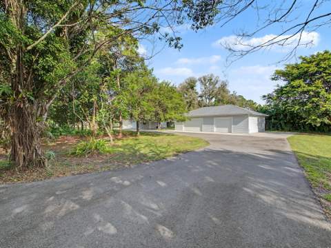5625 SE Ault Avenue, Stuart FL - photo 10 of 51