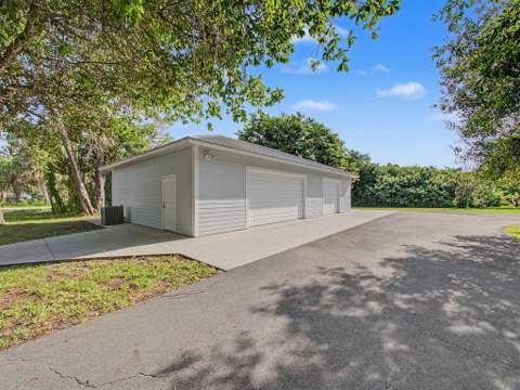 5625 SE Ault Avenue, Stuart FL - photo 9 of 51