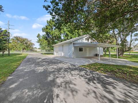 5625 SE Ault Avenue, Stuart FL - photo 8 of 51