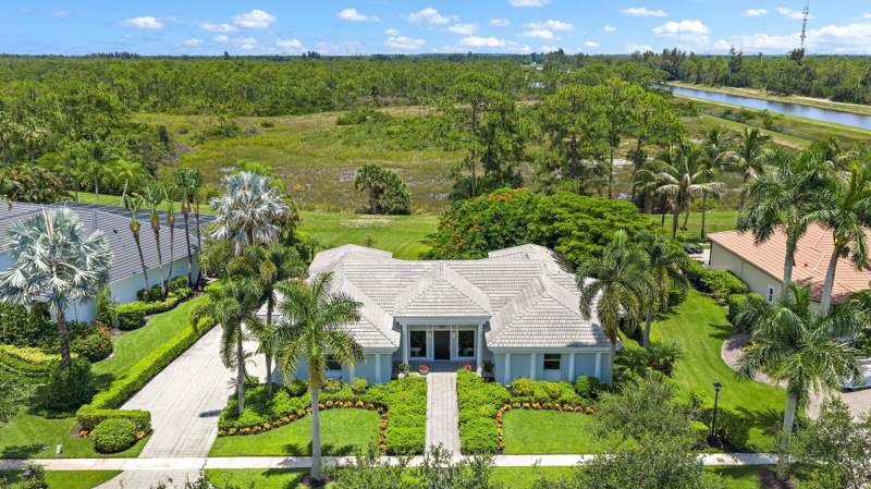 5 bedroom Single Family Residence at 6070 Wildcat Run, Ibis Golf And Country Club 7, West Palm Beach — photo 2