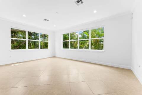 725 SW 4th Avenue, Fort Lauderdale FL - photo 10 of 37
