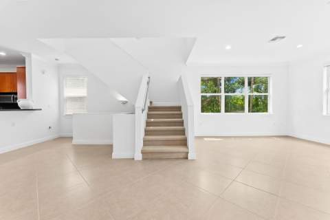 725 SW 4th Avenue, Fort Lauderdale FL - photo 8 of 37
