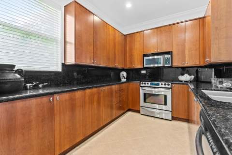 725 SW 4th Avenue, Fort Lauderdale FL - photo 13 of 37