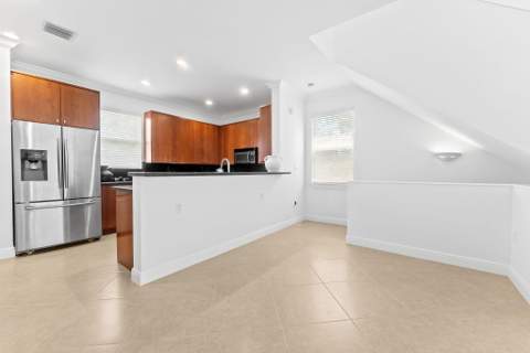 725 SW 4th Avenue, Fort Lauderdale FL - photo 12 of 37