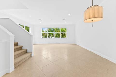 725 SW 4th Avenue, Fort Lauderdale FL - photo 6 of 37