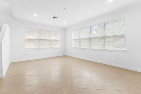 725 SW 4th Avenue, Fort Lauderdale FL - photo 11 of 37