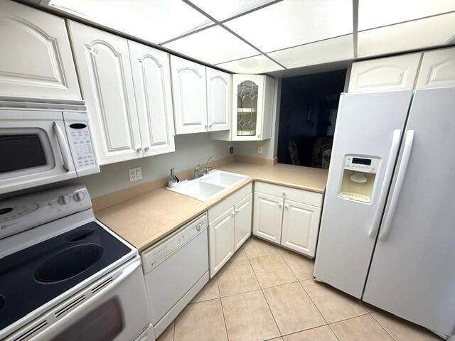 2 bedroom Condominium at 10040 Meridian Way #103, Meridian Condo 13, Palm Beach Gardens — photo 2