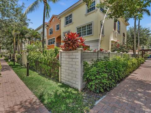 5575 NE Trieste Way, Boca Raton FL - photo 16 of 42