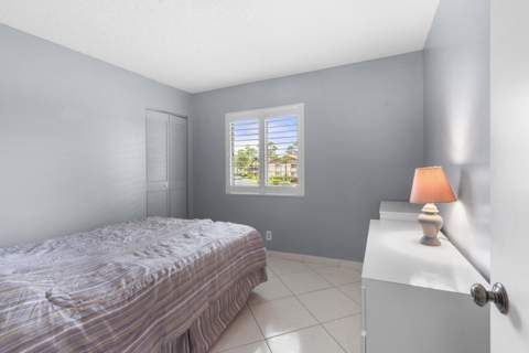 317 Knotty Pine Circle #D-2, Greenacres FL - photo 9 of 18