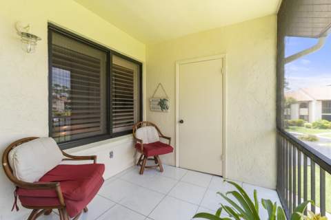 317 Knotty Pine Circle #D-2, Greenacres FL - photo 13 of 18