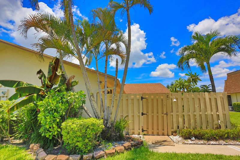 2 bedroom Villa at 714 NW 27th Avenue #C, Rainberry Bay Sec 1-A, Delray Beach — photo 2