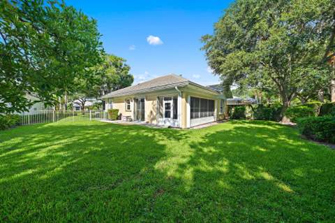 8548 Beaconhill Road, Palm Beach Gardens FL - photo 16 of 17