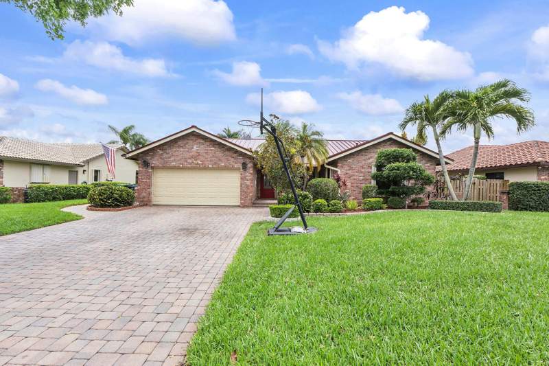 4 bedroom Single Family Residence at 10662 NW 7th Place, Cypress Glen, Coral Springs — photo 2