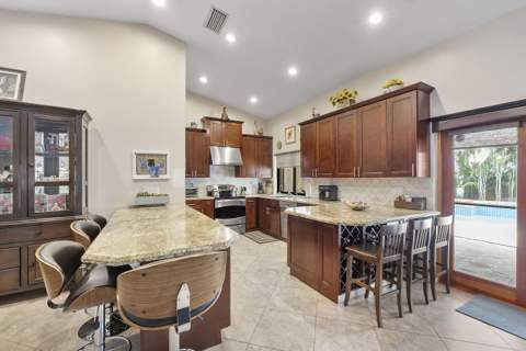 10662 NW 7th Place, Coral Springs FL - photo 9 of 43