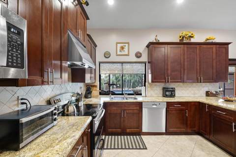 10662 NW 7th Place, Coral Springs FL - photo 13 of 43