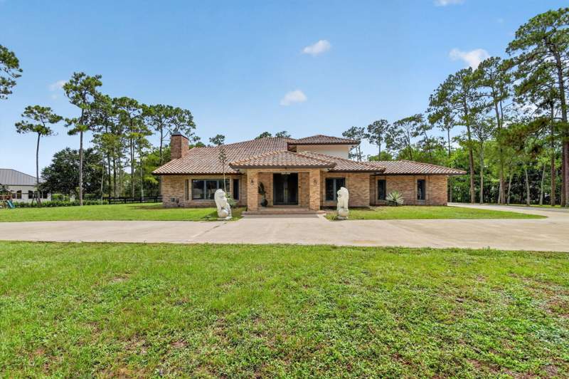 5 bedroom Single Family Residence at 14780 Draft Horse Lane, Paddock Park 2 Of Wellington, Wellington — photo 4