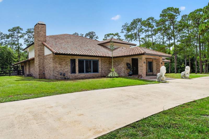 5 bedroom Single Family Residence at 14780 Draft Horse Lane, Paddock Park 2 Of Wellington, Wellington — photo 4
