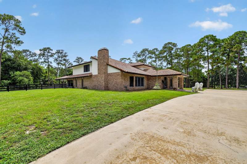5 bedroom Single Family Residence at 14780 Draft Horse Lane, Paddock Park 2 Of Wellington, Wellington — photo 3