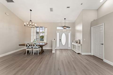 292 SW Janice Avenue, Port St. Lucie FL - photo 6 of 59