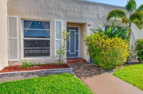 8932 Warwick Drive #419, Boca Raton FL - photo 7 of 32