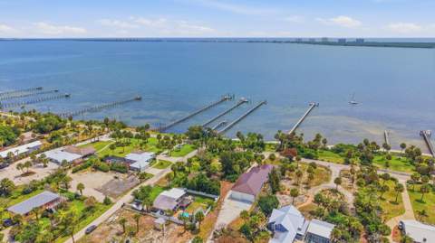 12349 S Indian River Drive, Jensen Beach FL - photo 12 of 15