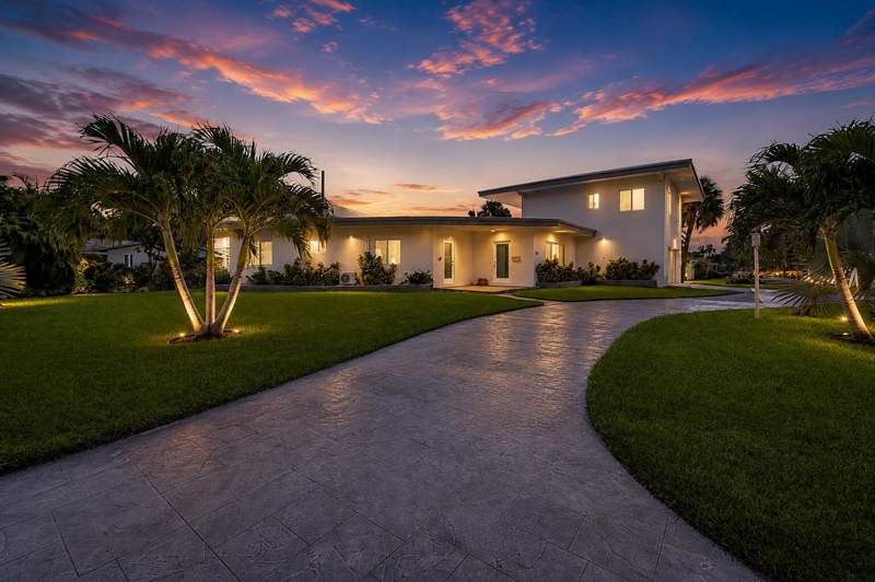 4 bedroom Single Family Residence at 2812 NE 27th Street, Lighthouse Point First Sec, Lighthouse Point — photo 2