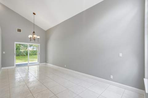 18241 NW 8th Street, Pembroke Pines FL - photo 17 of 55