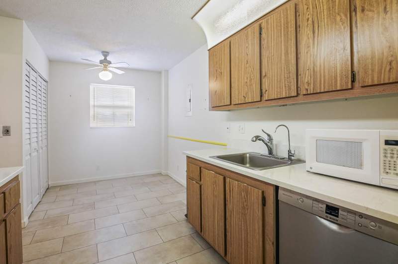 2 bedroom Condominium at 6850 10th Avenue #313, Carlisle At Poinciana Condo, Greenacres — photo 5