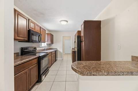 5131 SW 6th Street, Margate FL - photo 10 of 38