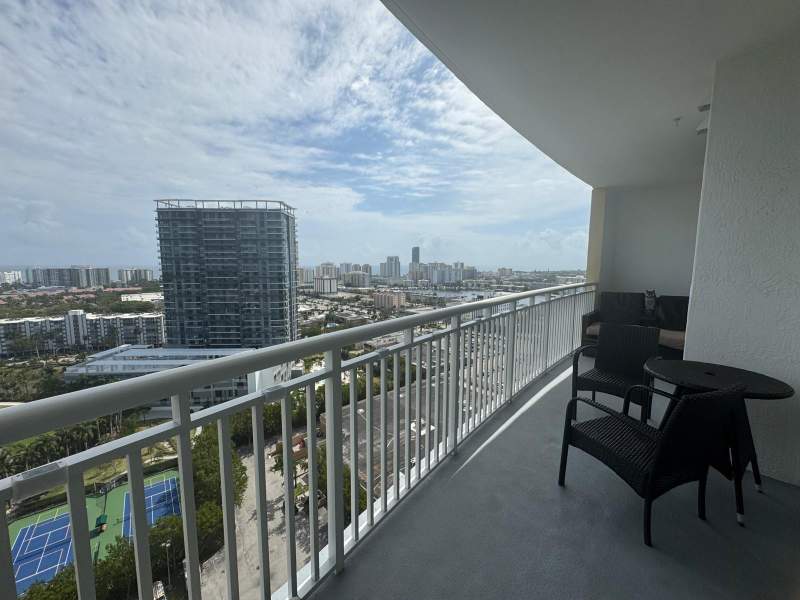 1 bedroom Condominium at 1755 E Hallandale Beach Boulevard #2104e, Duo Condominium East, Hallandale — photo 4
