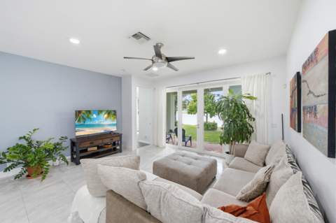 732 Belle Grove Lane, West Palm Beach FL - photo 18 of 48