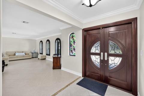 5570 NE 26th Avenue, Fort Lauderdale FL - photo 9 of 56