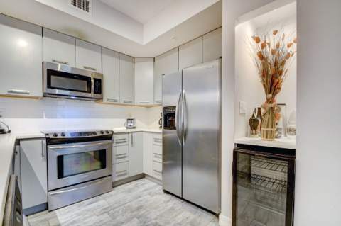 720 S Sapodilla Avenue #208, West Palm Beach FL - photo 8 of 38